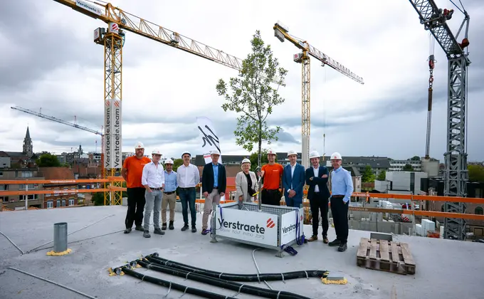 Meiboomviering op Park RSL: eerste gebouw van ons nieuwbouwproject in Roeselare bereikt hoogste punt